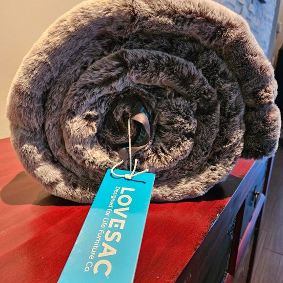 LOVESAC FOOTSAC BLANKET - CHARCOAL NWT - Picture 2 of 7